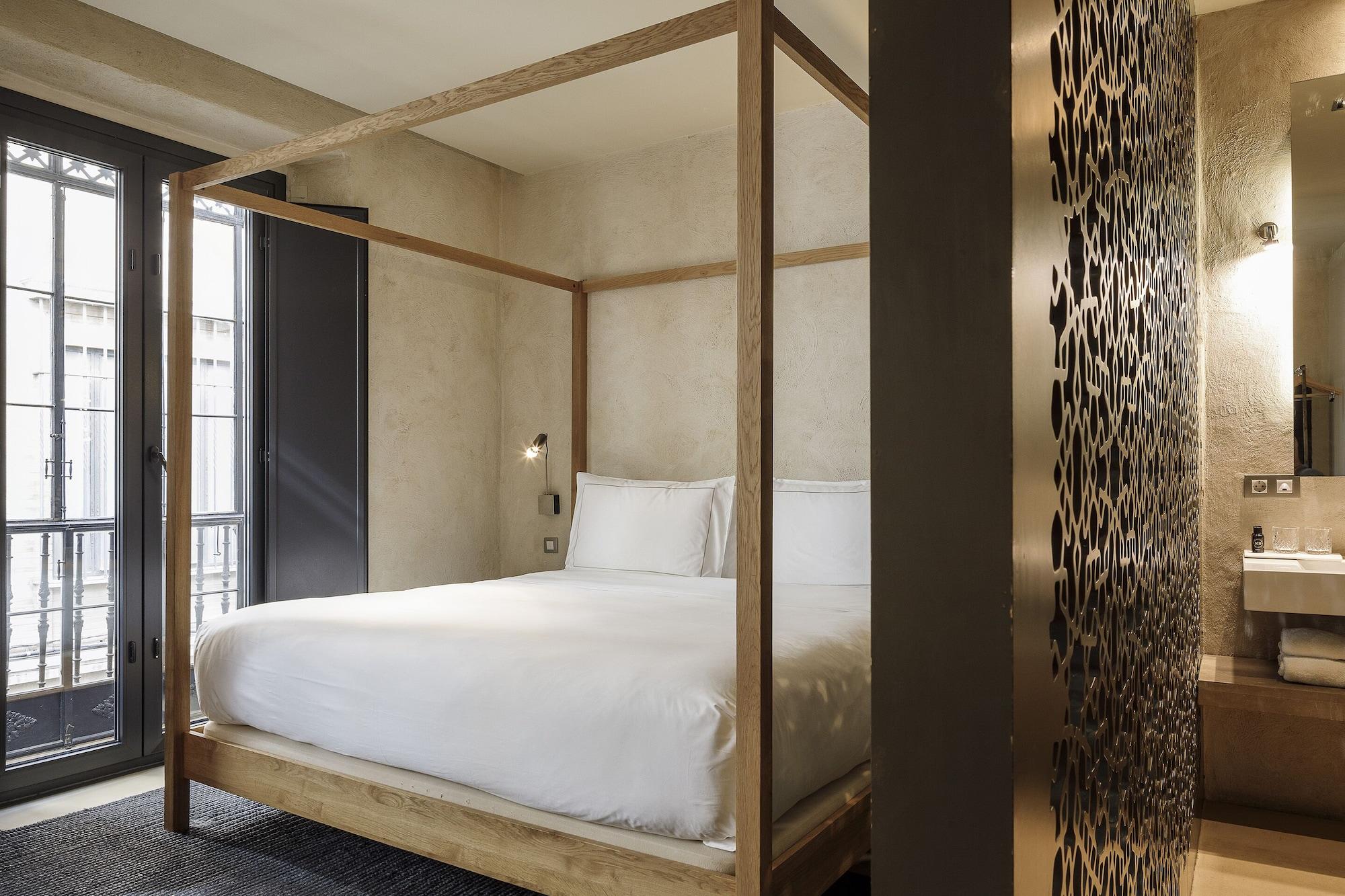 Eme Catedral Mercer Hotel Seville Exterior photo A room at the hotel