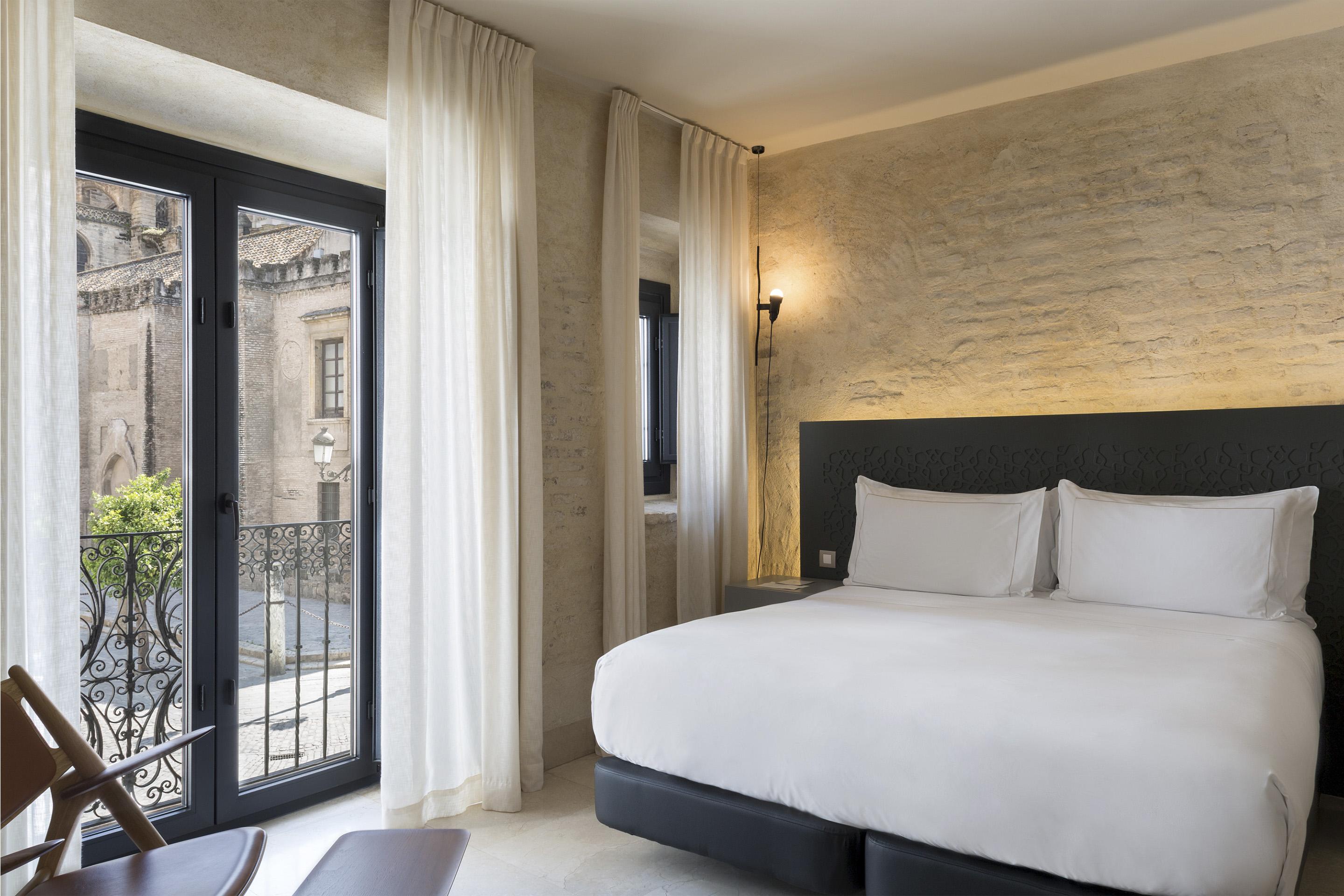 Eme Catedral Mercer Hotel Seville Exterior photo Deluxe room