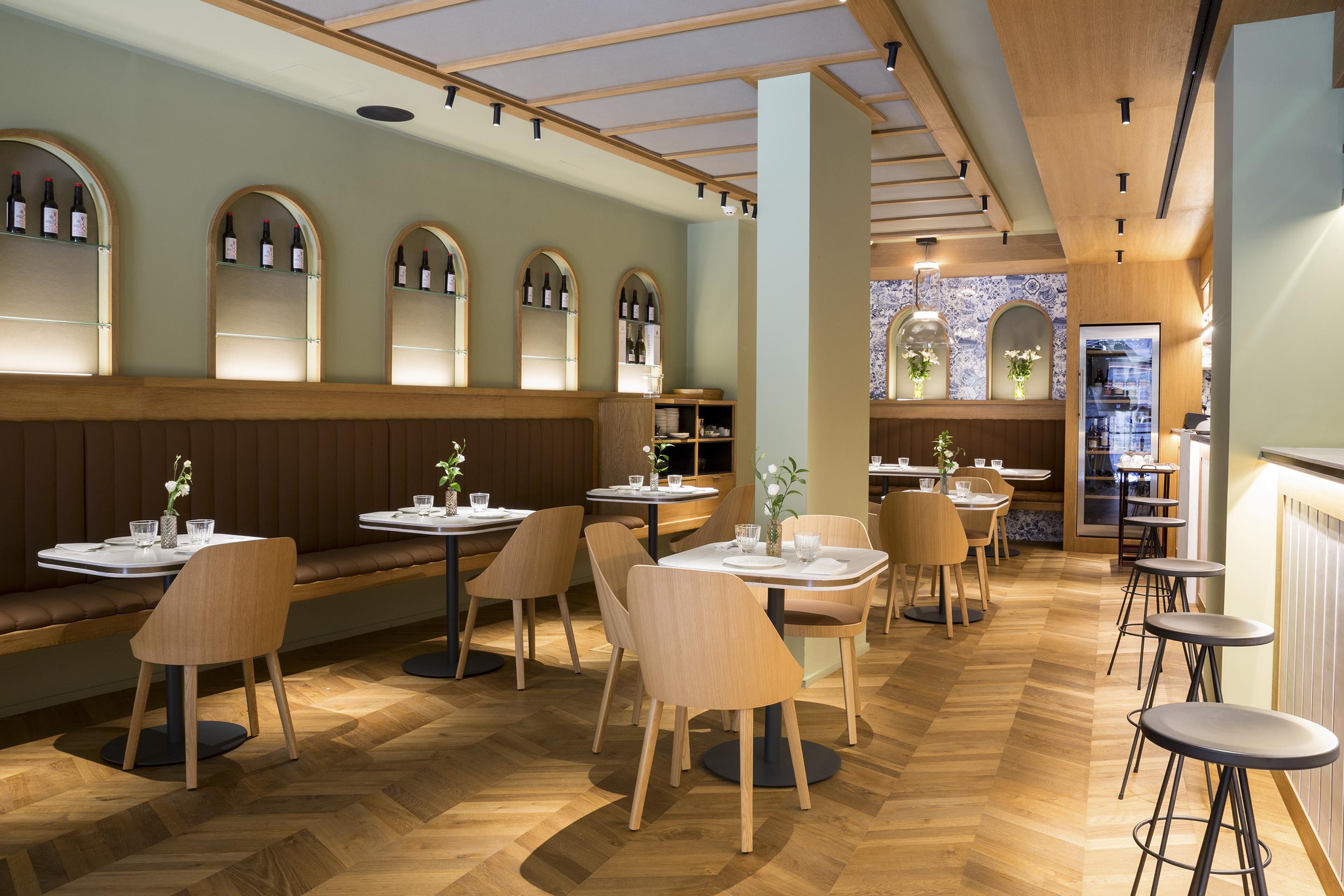 Eme Catedral Mercer Hotel Seville Exterior photo Restaurant interior