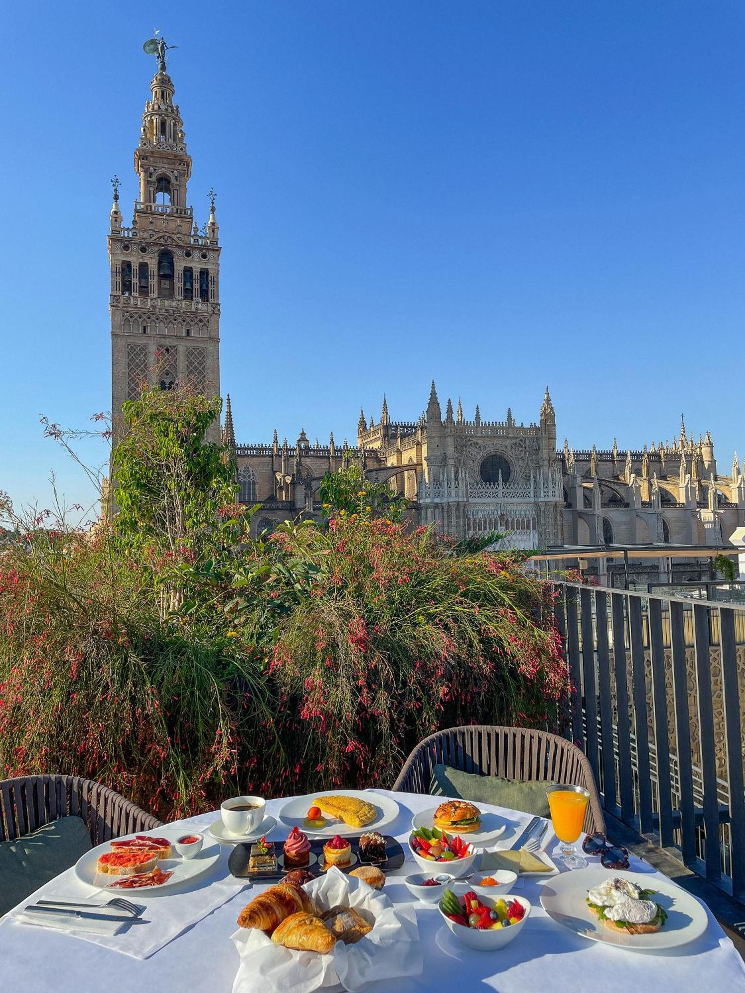 Eme Catedral Mercer Hotel Seville Exterior photo The University of Seville