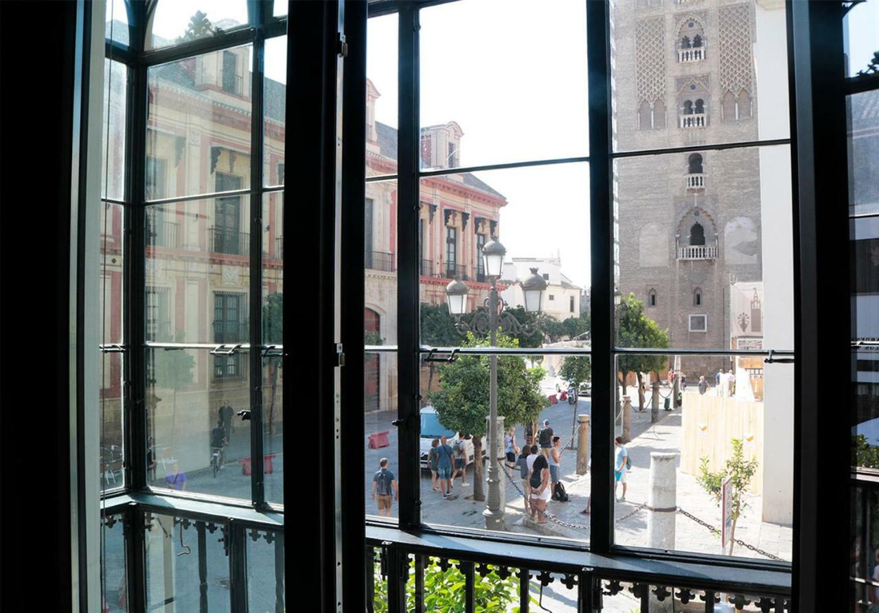 Eme Catedral Mercer Hotel Seville Exterior photo A window in the house of Picasso in Barcelona
